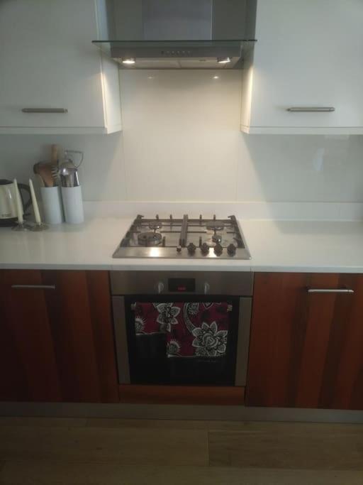 Superior 5* Kensington, London Flat + Free Wi-Fi Daire Dış mekan fotoğraf
